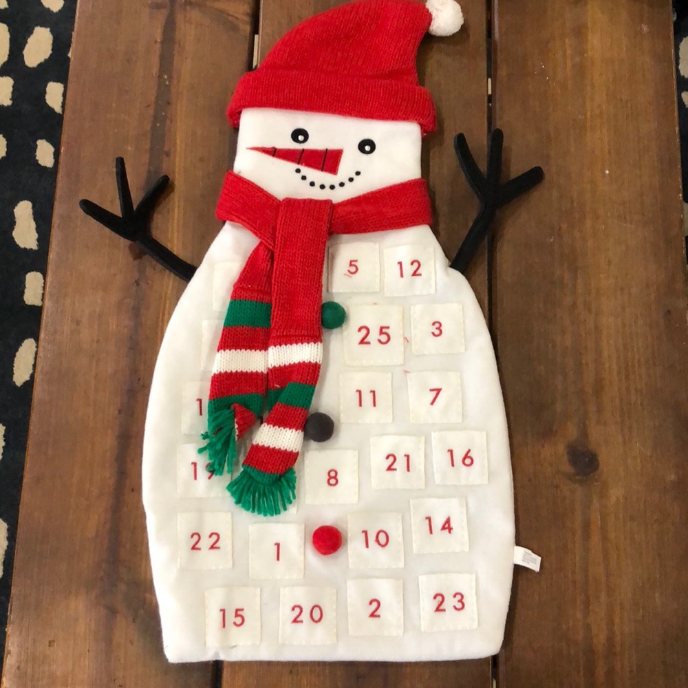 ✨5/$10✨ Snowman advent calendar